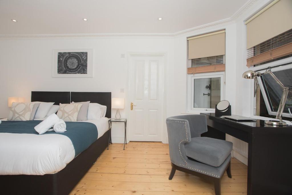 Spacious Apartments room 1